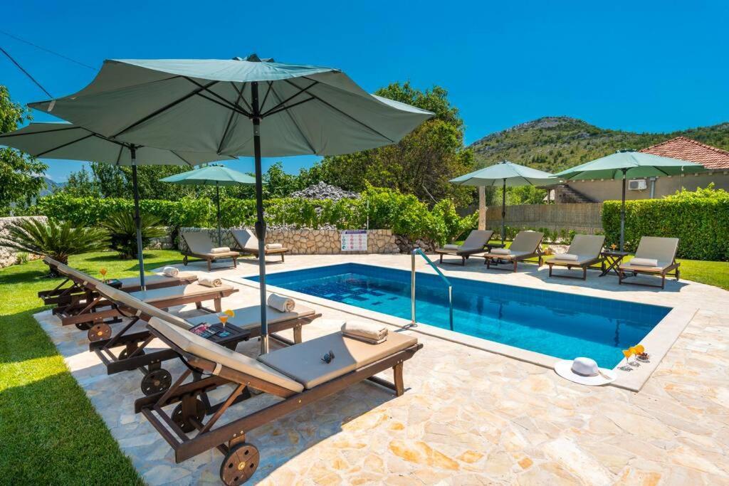 Vila Vergatum-Privacy,Gym,Billiards,Table Tennis Donji Brgat Экстерьер фото