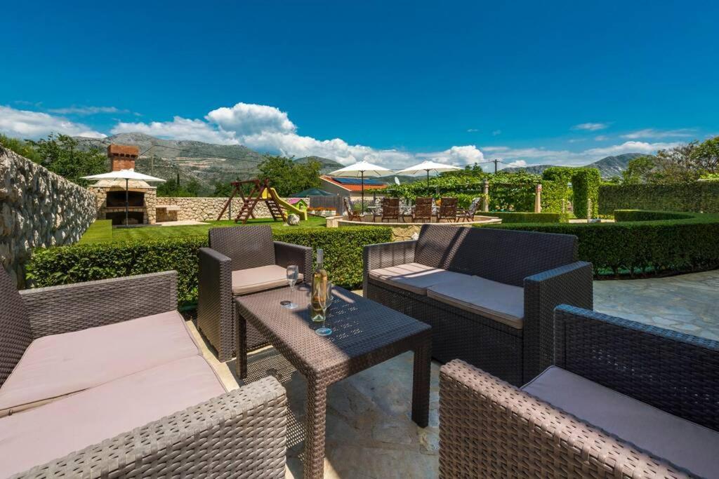 Vila Vergatum-Privacy,Gym,Billiards,Table Tennis Donji Brgat Экстерьер фото