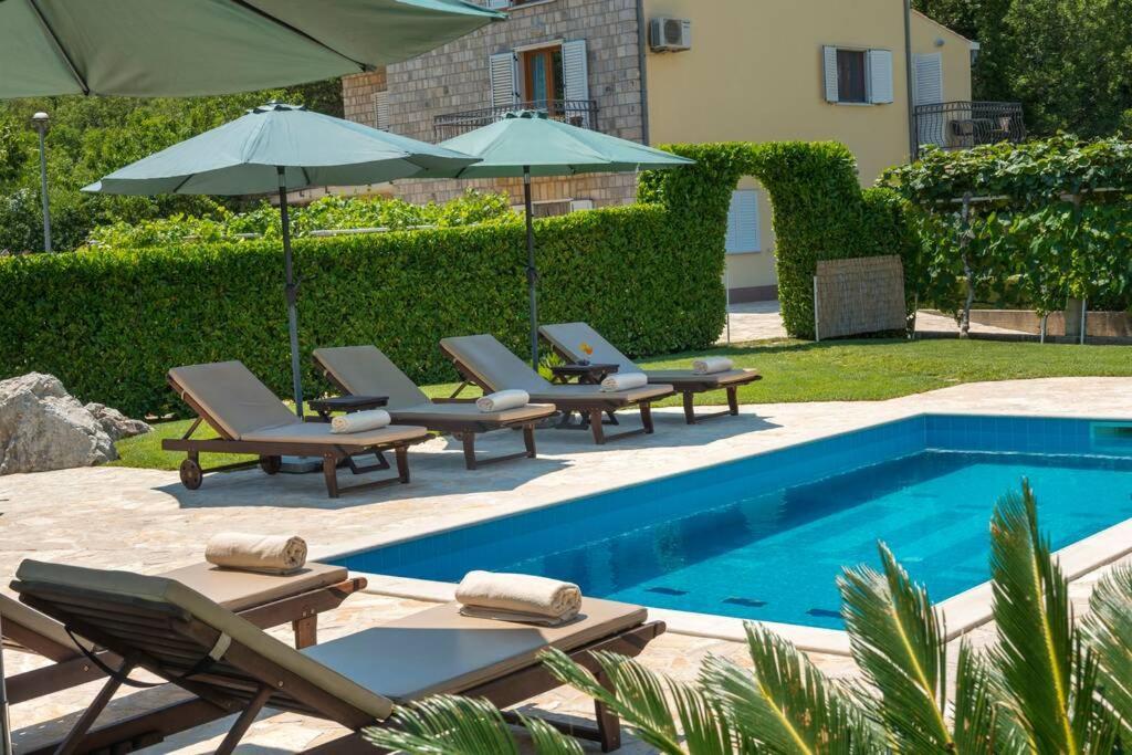 Vila Vergatum-Privacy,Gym,Billiards,Table Tennis Donji Brgat Экстерьер фото