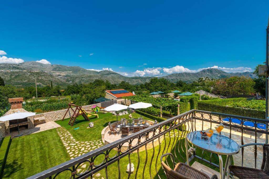 Vila Vergatum-Privacy,Gym,Billiards,Table Tennis Donji Brgat Экстерьер фото