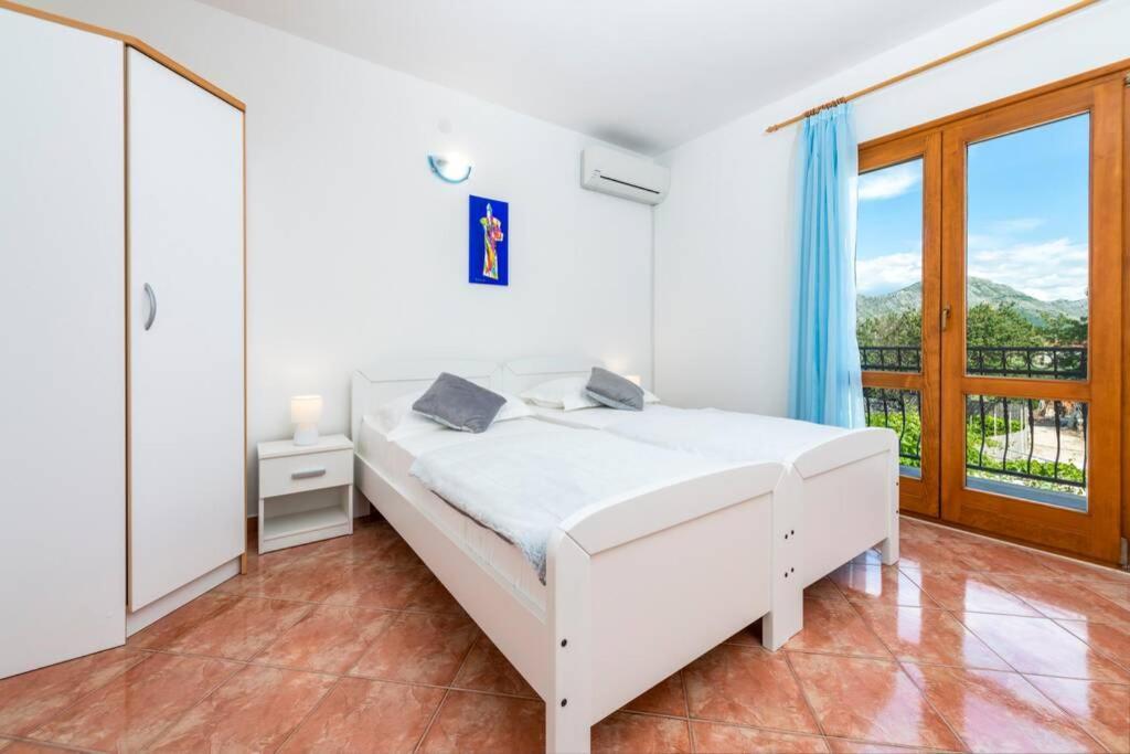 Vila Vergatum-Privacy,Gym,Billiards,Table Tennis Donji Brgat Экстерьер фото