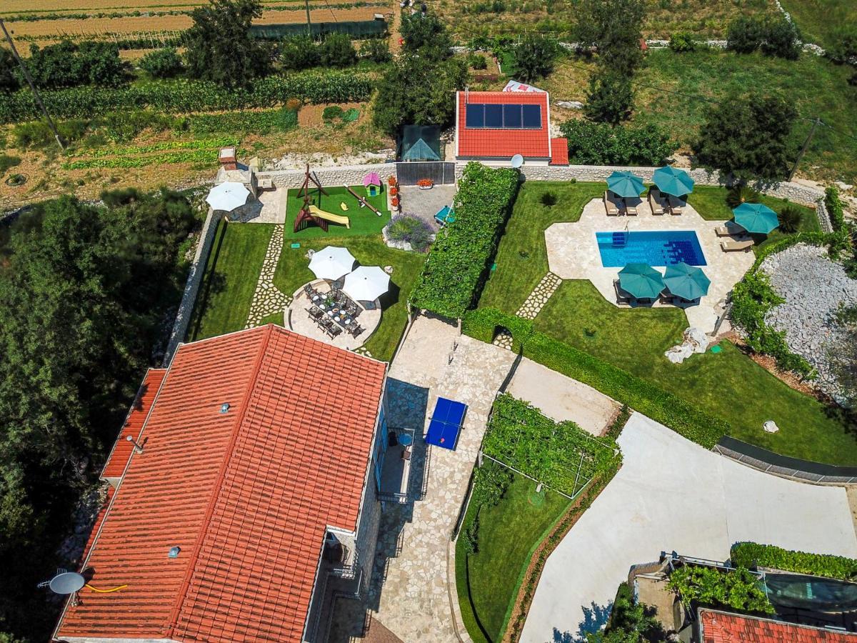 Vila Vergatum-Privacy,Gym,Billiards,Table Tennis Donji Brgat Экстерьер фото